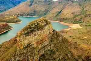 Foto gratuita colpo grandangolare del canyon del fiume di blyde in sudafrica