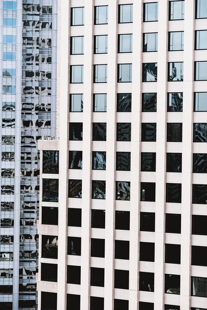 建物の窓パターンのテクスチャ