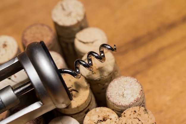 Free photo wine corks on the table