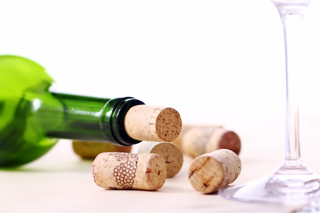 Free photo wine corks on a table