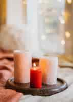 Foto gratuita disposizione hygge invernale con candele