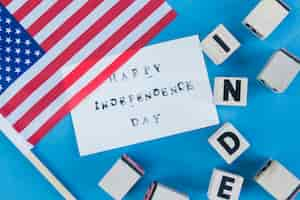 Foto gratuita desideri per independence day con decorazioni