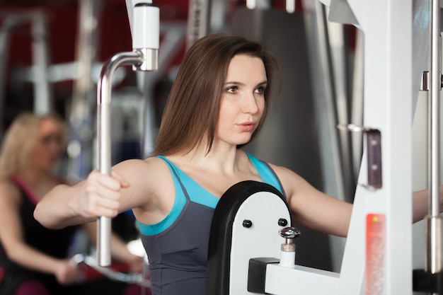 Woman doing chest