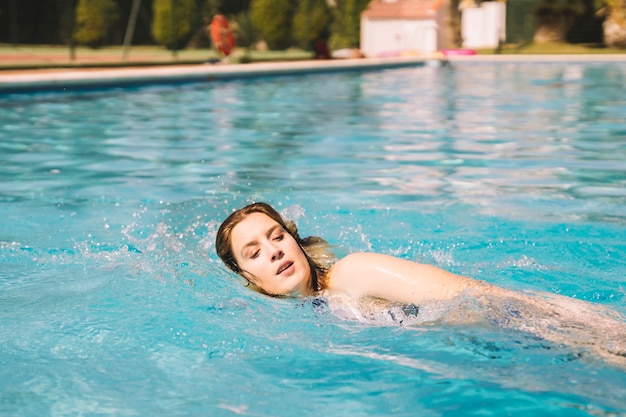 女の子、前部、クロール、水泳