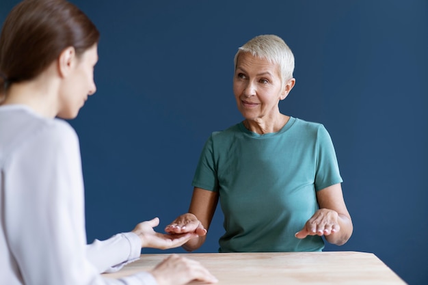 Woman doing an occupational therapy session with a psychologist