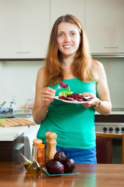 Free photo woman  eating