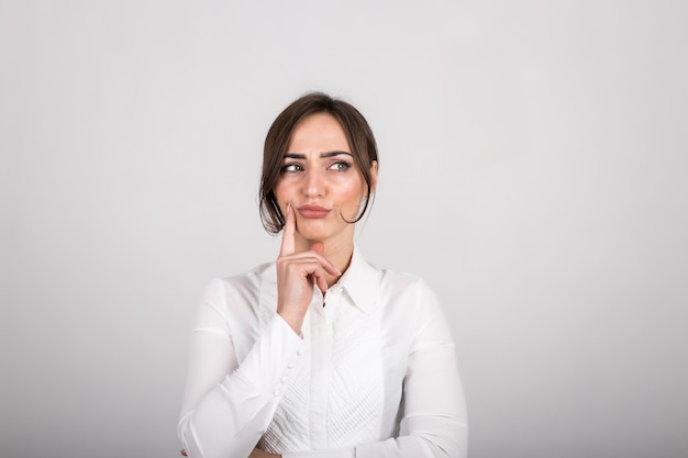 Emozioni della donna in studio