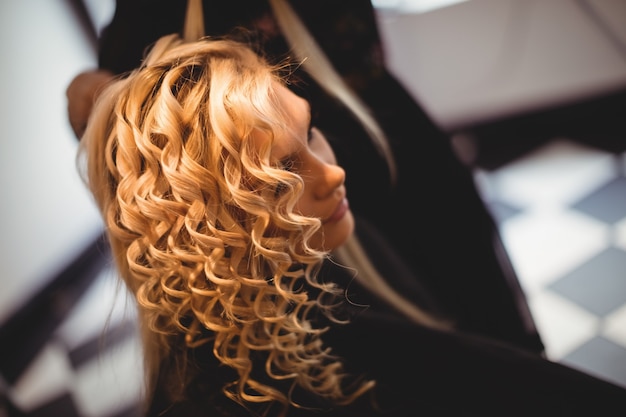 Free photo woman in hair salon