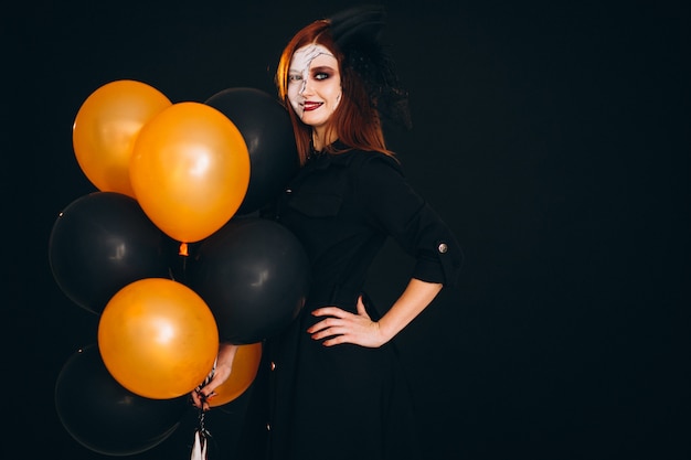 Foto gratuita donna in costume di halloween