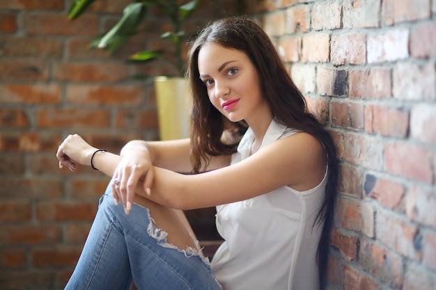 Foto gratuita la donna a casa