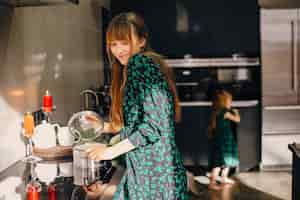 Free photo woman in a kitchen