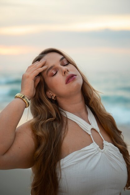 Woman portraing greek goddess