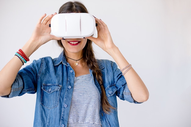 Женский портрет с очками VR