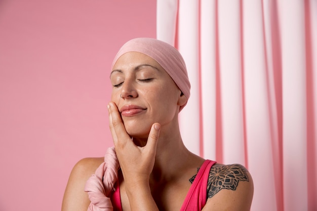 Foto gratuita donna guarita dal cancro al seno