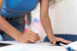 Free photo woman registering to vote in the united states