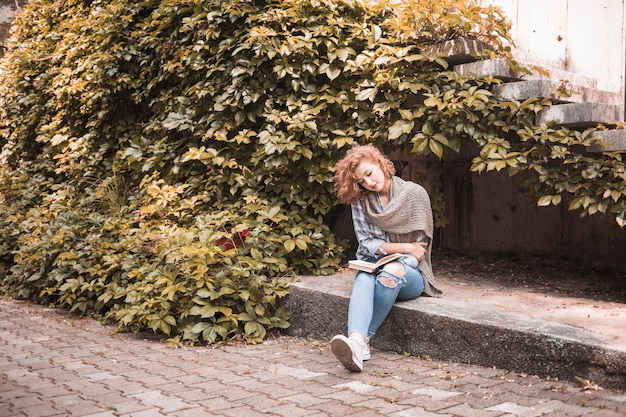 女性、ボード、植物、植物、