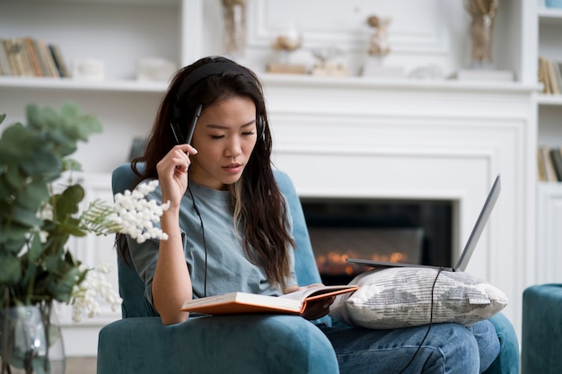 Woman taking e learning courses