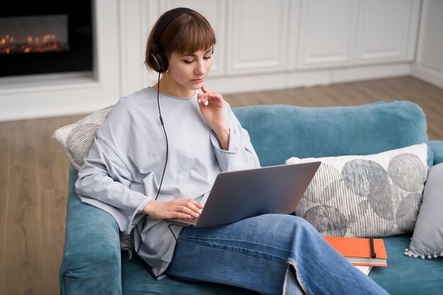 Woman taking e learning courses