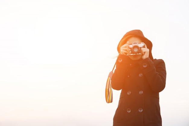 女性の写真を撮ります