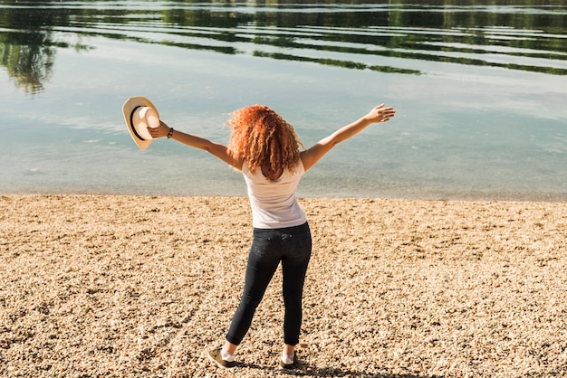 Free photo woman traveling around the world