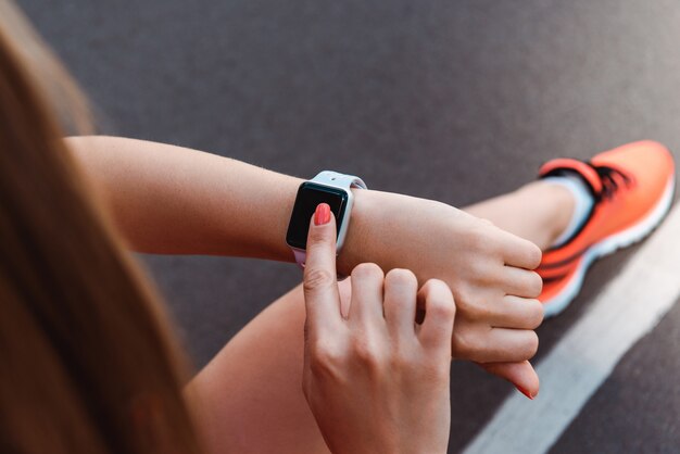smartwatch to track running