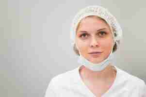 Free photo woman wearing medical mask