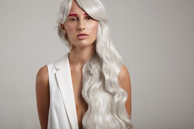 Woman wears white wig fashion look