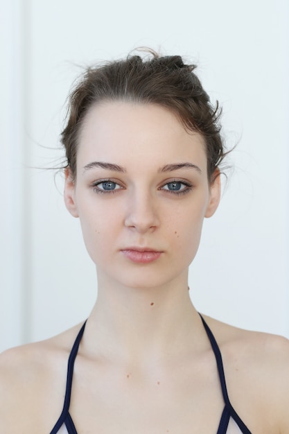 Free photo woman with blue eyes in bikini