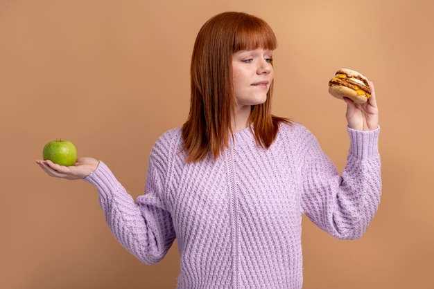 摂食障害のある女性がどの食べ物を食べるかを決める