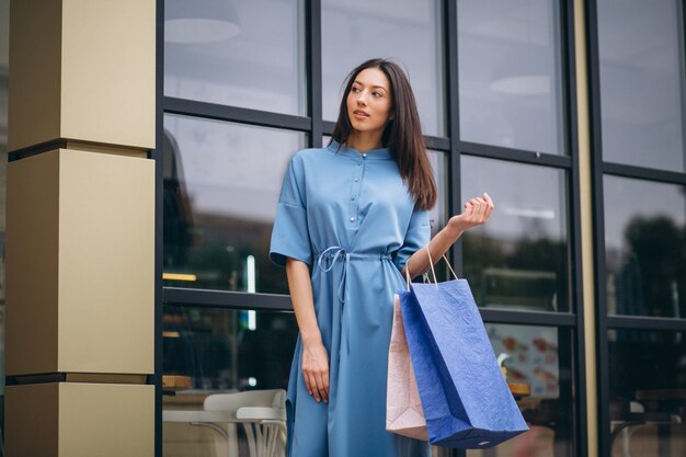 女性、買い物袋