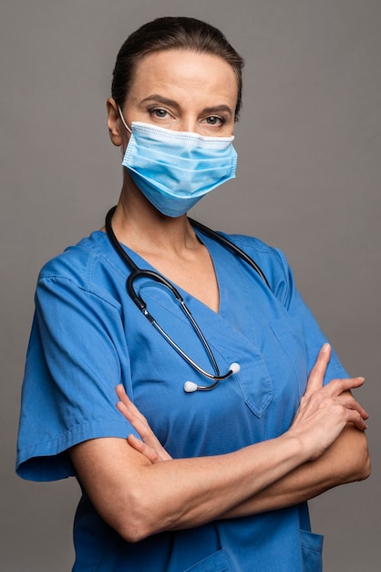 Free photo woman working as doctor