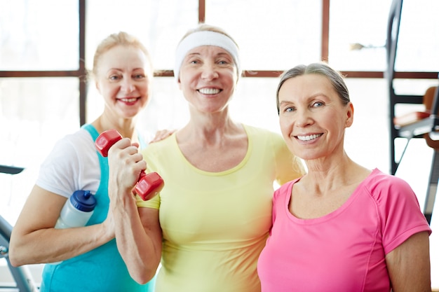 Free photo women practicing fitness