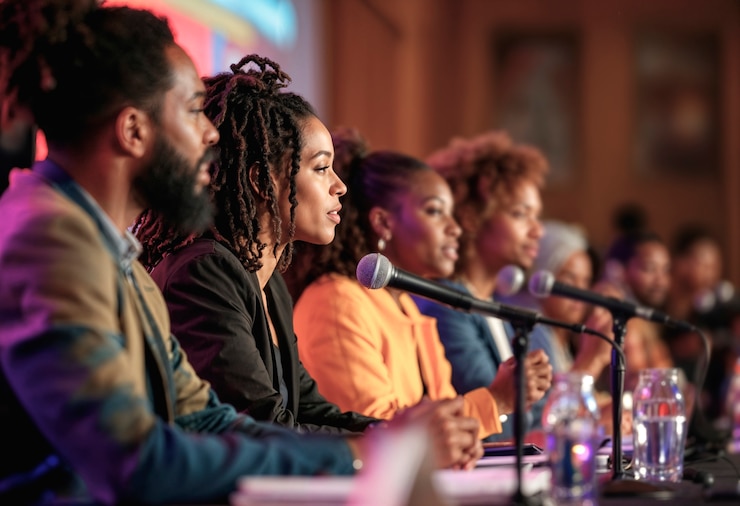 Free Photo women's panel discussion