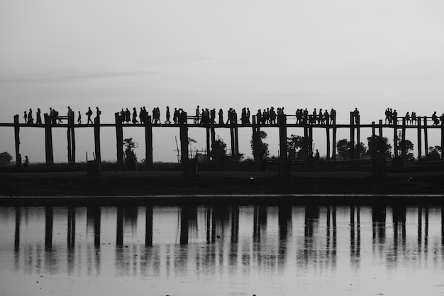 деревянный мост в Мандалае