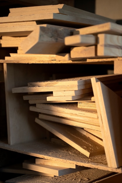 Wood pieces arrangement in atelier