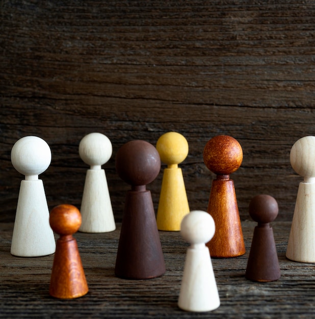 Free photo wooden chess pieces copy-space