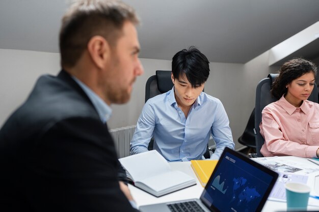 Free photo workplace violence taking place between colleagues