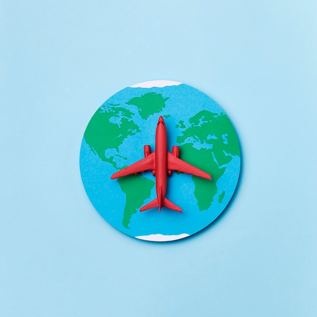 Бесплатное фото Всемирный день туризма концепции с самолета