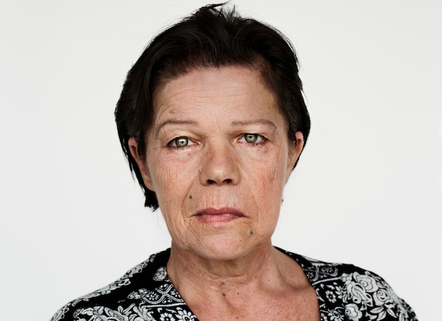 Worldface-白い背景のフィンランドの女性