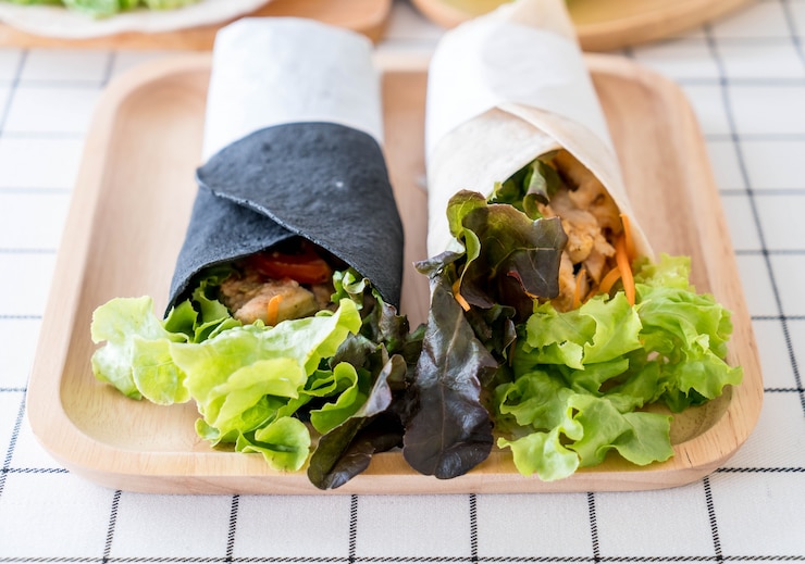 Free Photo wrap salad roll