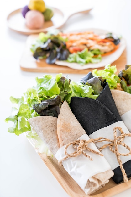 Free photo wrap salad roll