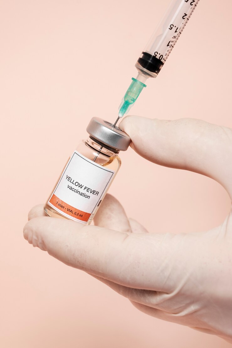Free Photo | Yellow fever vaccine concept