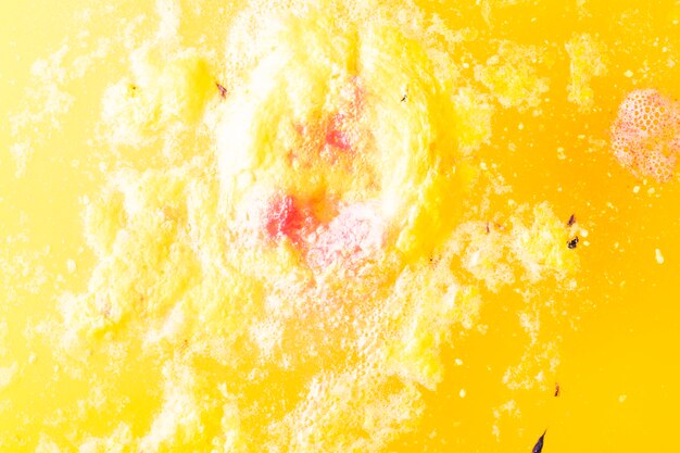 노란색 탄산 목욕 폭탄 배경