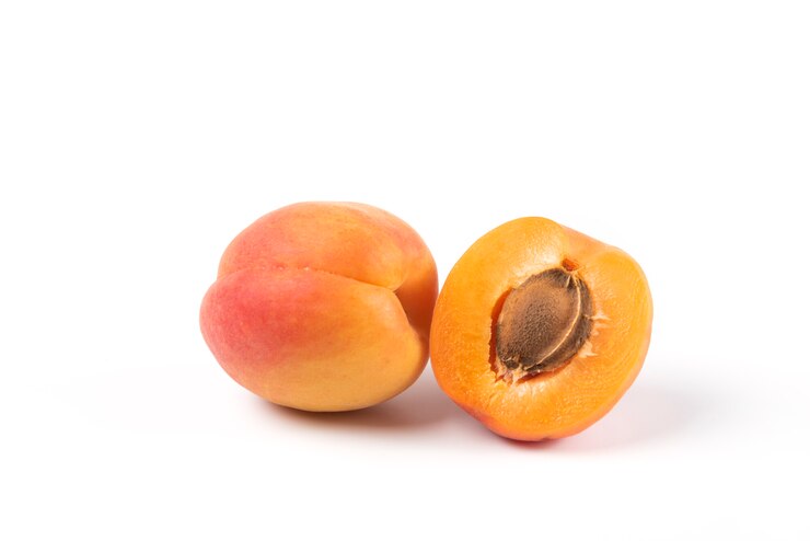 Free Photo yellow peaches isolated on white