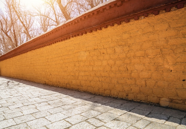 Foto gratuita muro giallo fatto di mattoni