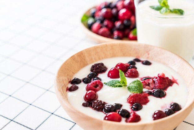 yogurt with mixed berries