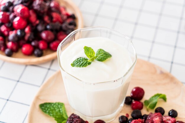 yogurt with mixed berries