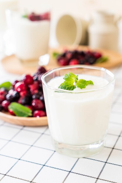 yogurt with mixed berries