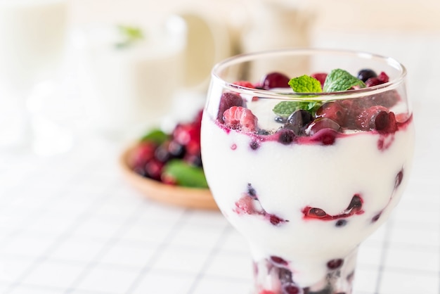 yogurt with mixed berries