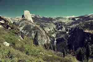 Foto gratuita cresta montuoso dello yosemite con cascata.